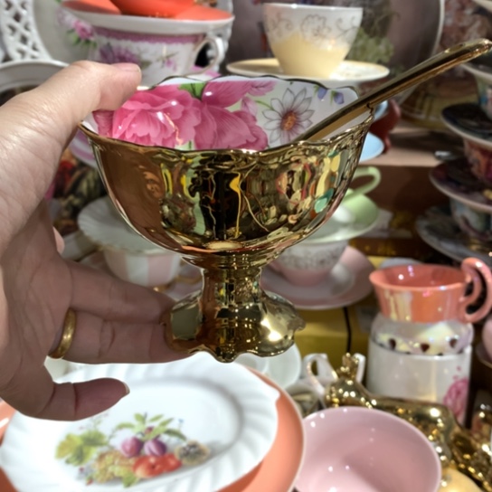 瓷片陶瓷雪糕杯直径10厘米高9厘米