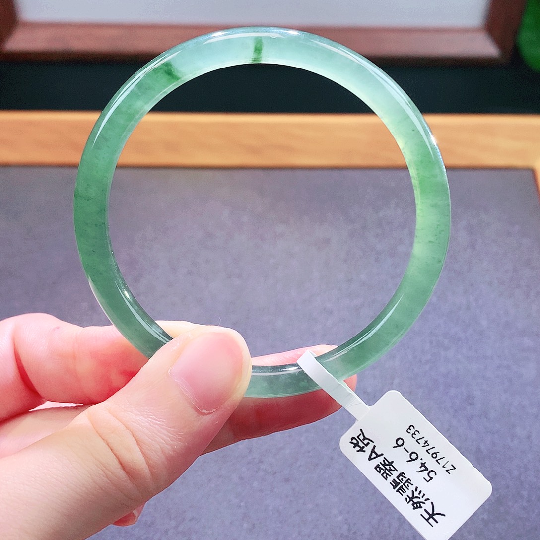 未镶嵌手镯翡翠天然翡翠