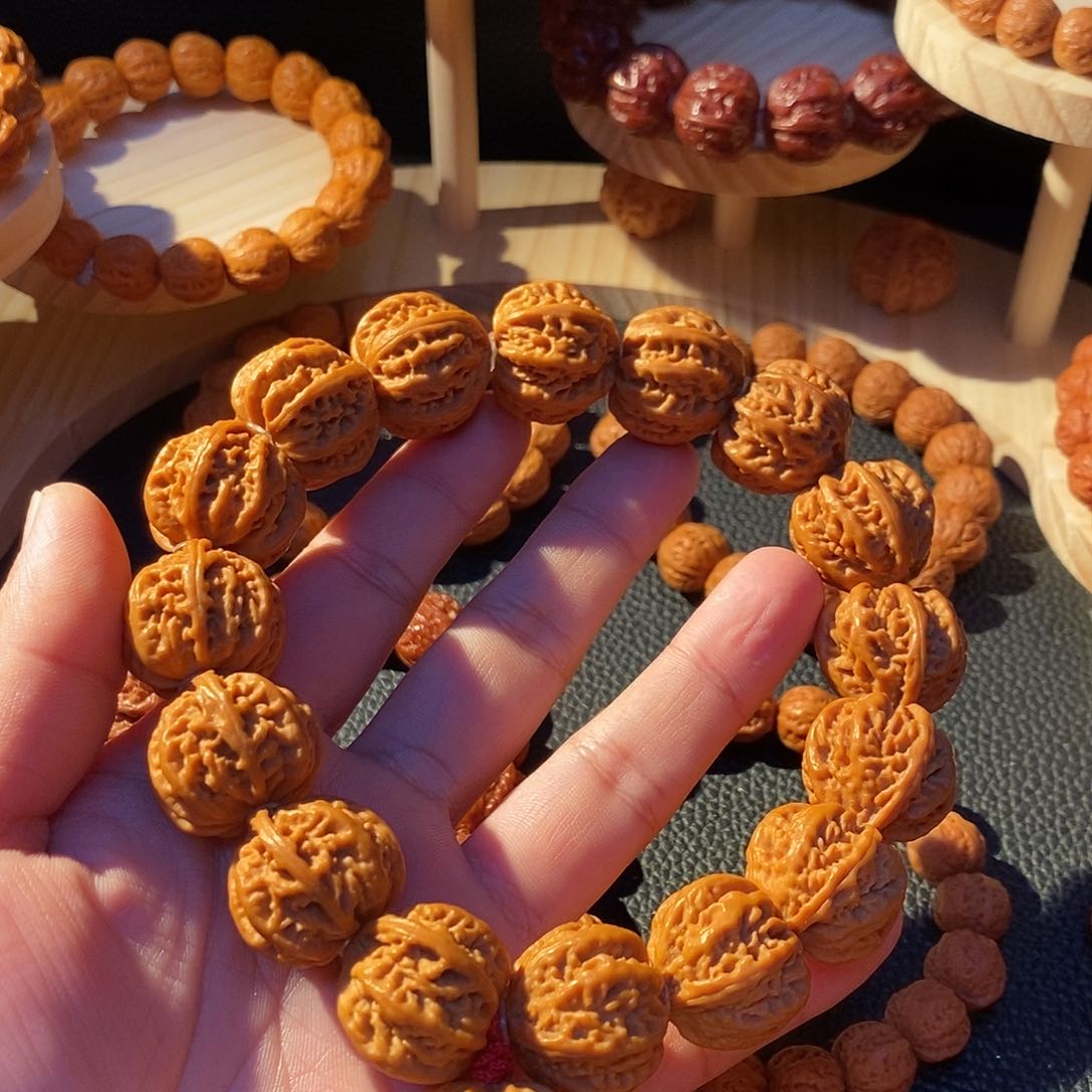 文玩核桃手串水****鱼文玩核桃