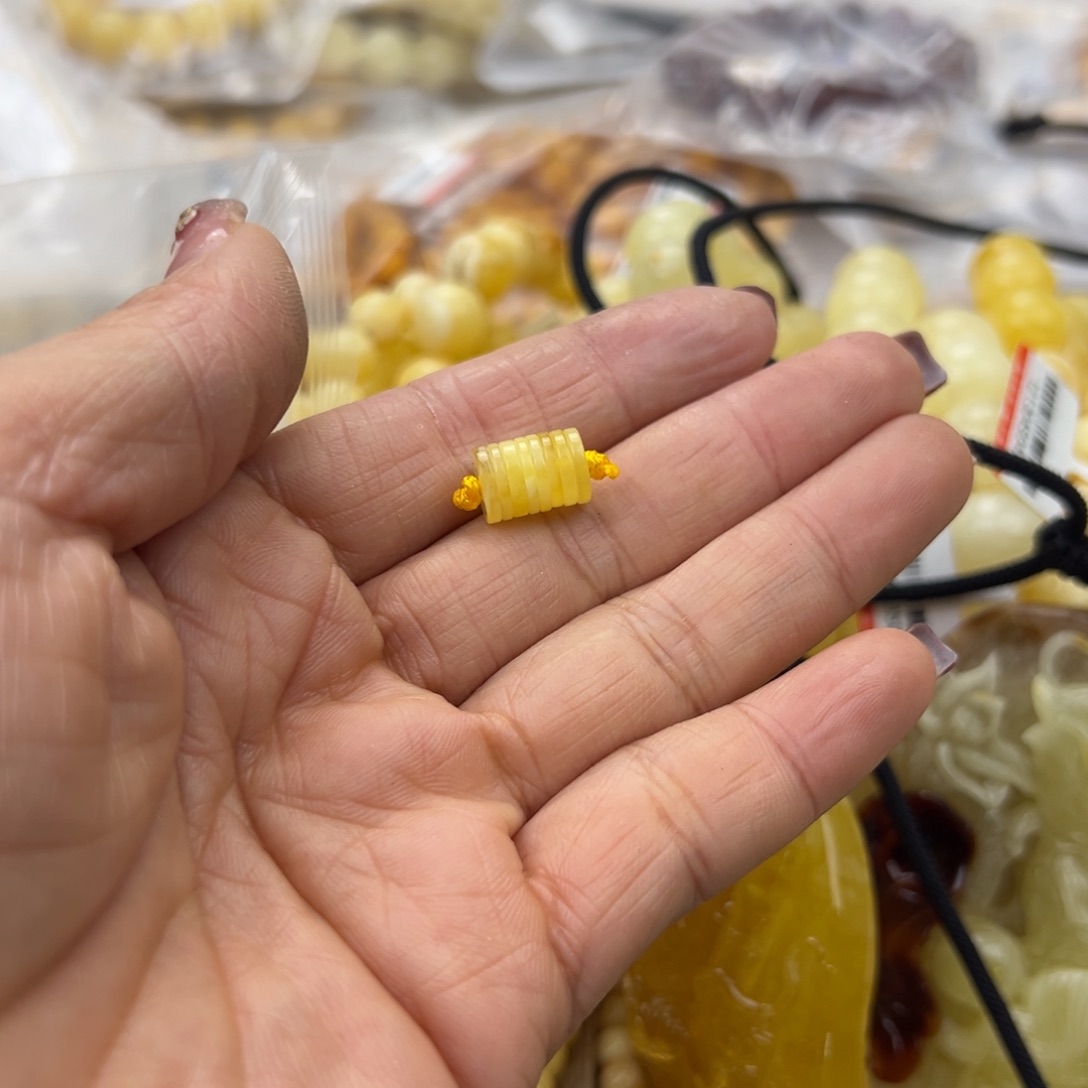 琥珀珠宝奇石未镶嵌