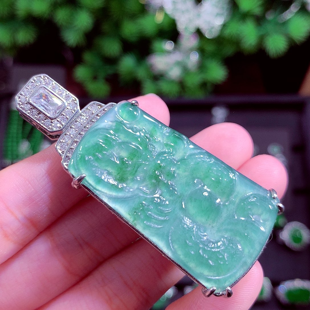 颈饰未镶嵌翡翠天然