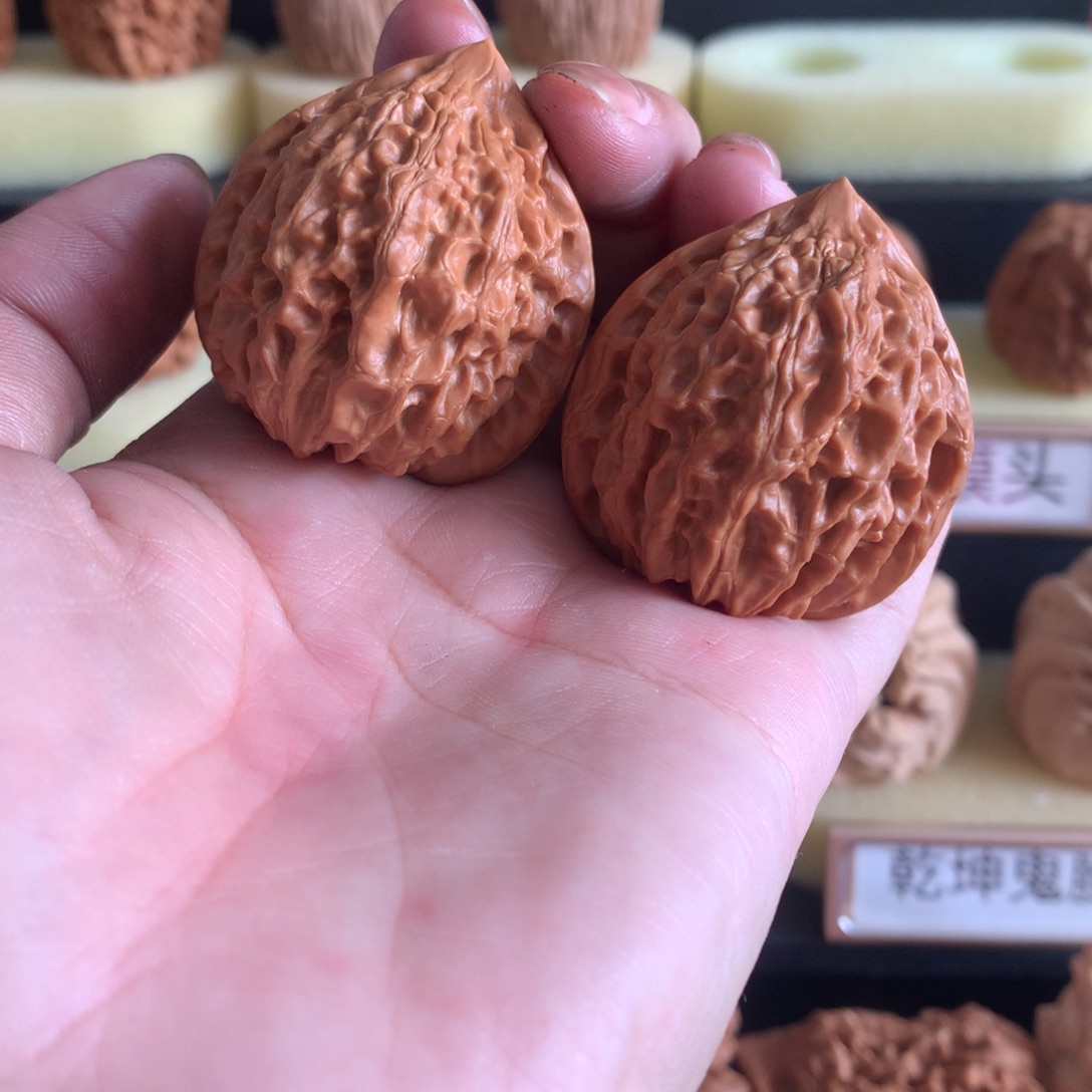 哈***嘿把件桃核文玩金牛36