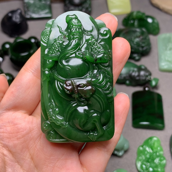 玉***缘和田玉未镶嵌颈饰