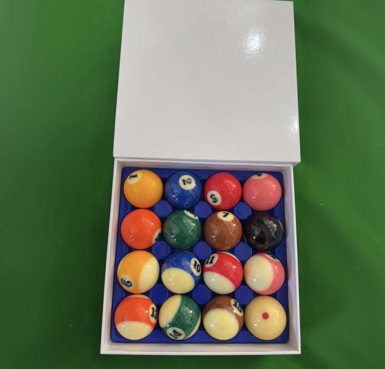 正品进口黛纳斯菲B级TV正品水晶黑八球（精挑细选b级介意慎拍）