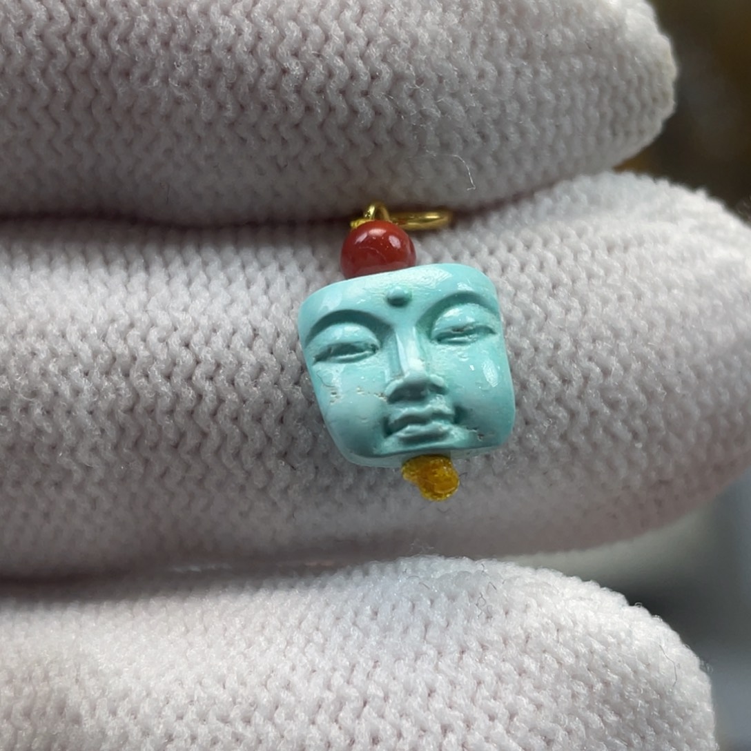 绿松石未镶嵌挂件