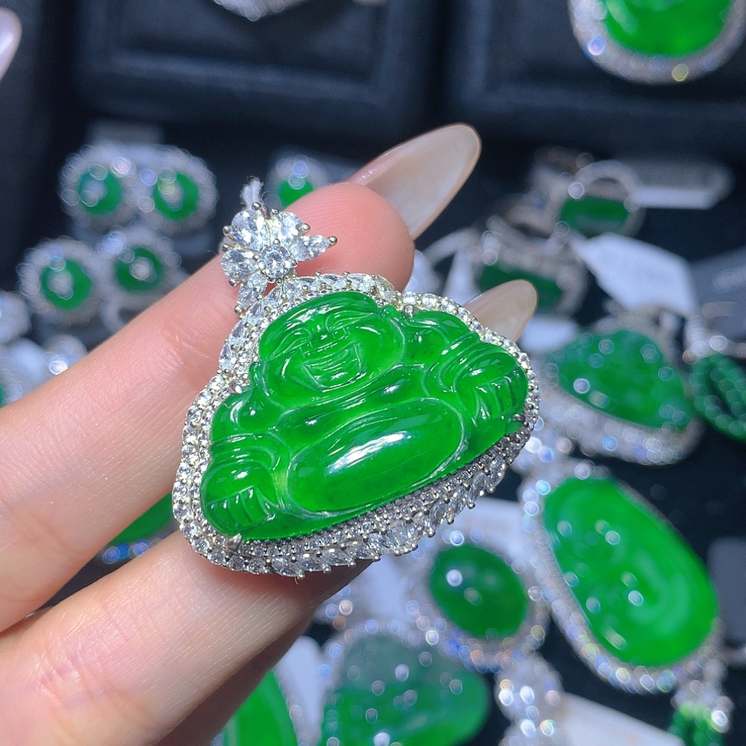 翡翠颈饰银S925镶嵌翡翠