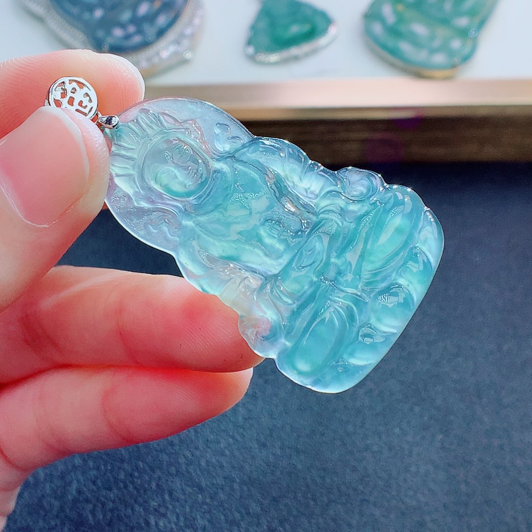 翡翠颈饰未镶嵌翡翠