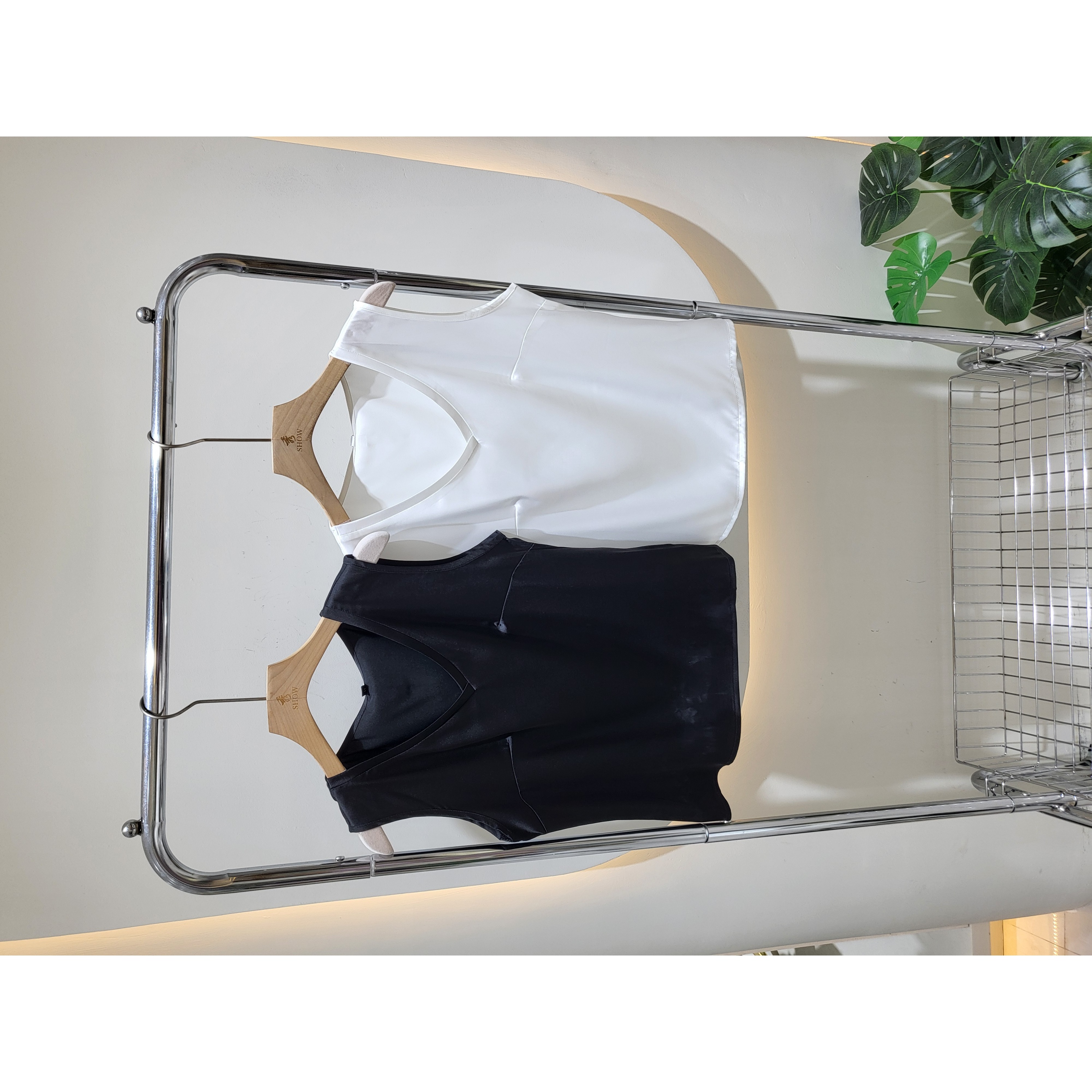 ⭐亮缎面⭐时尚V领宽肩背心