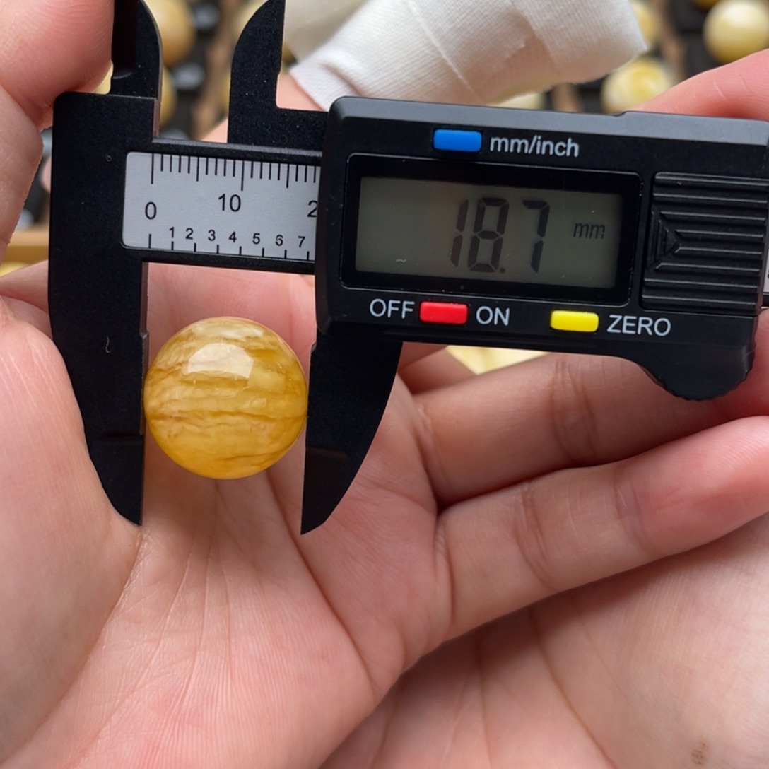 琥珀未镶嵌裸石蜜蜡圆珠笑