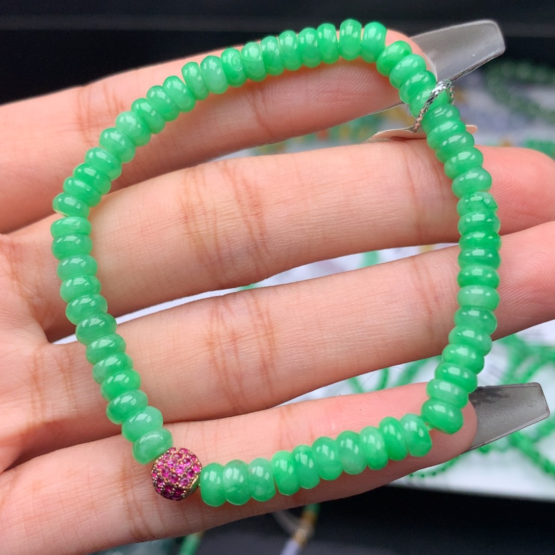 翡翠手链未镶嵌卡