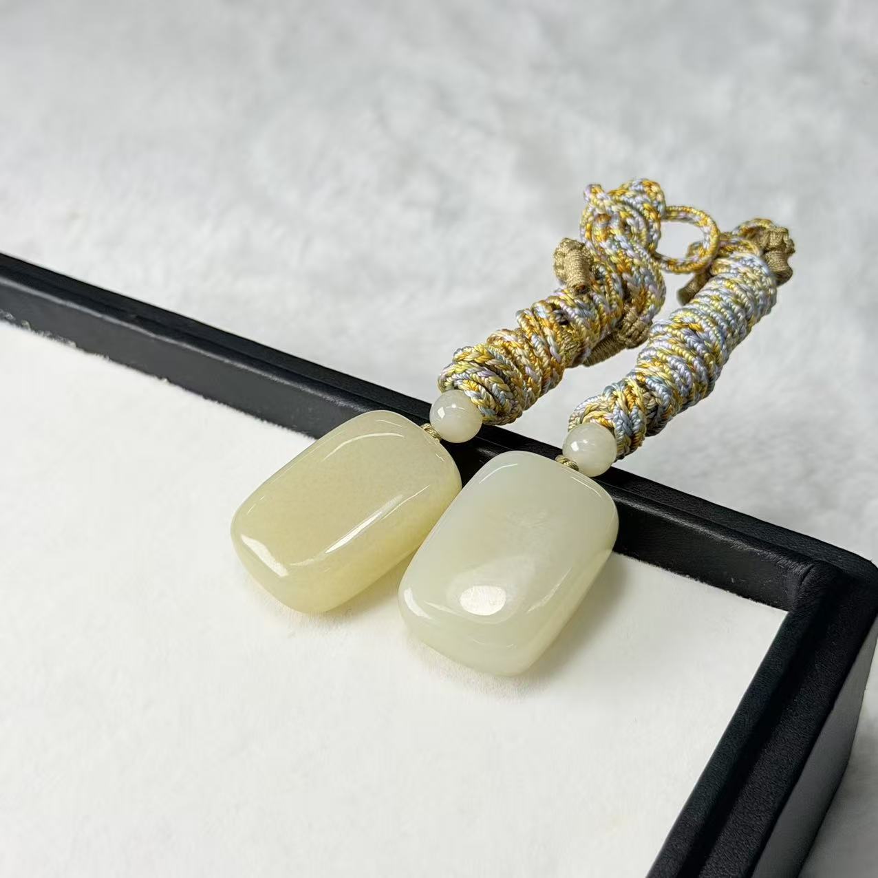 【睿泽赏宝】和田玉面包牌吊坠有暇/多样性发一 30*22*10 KL0180073