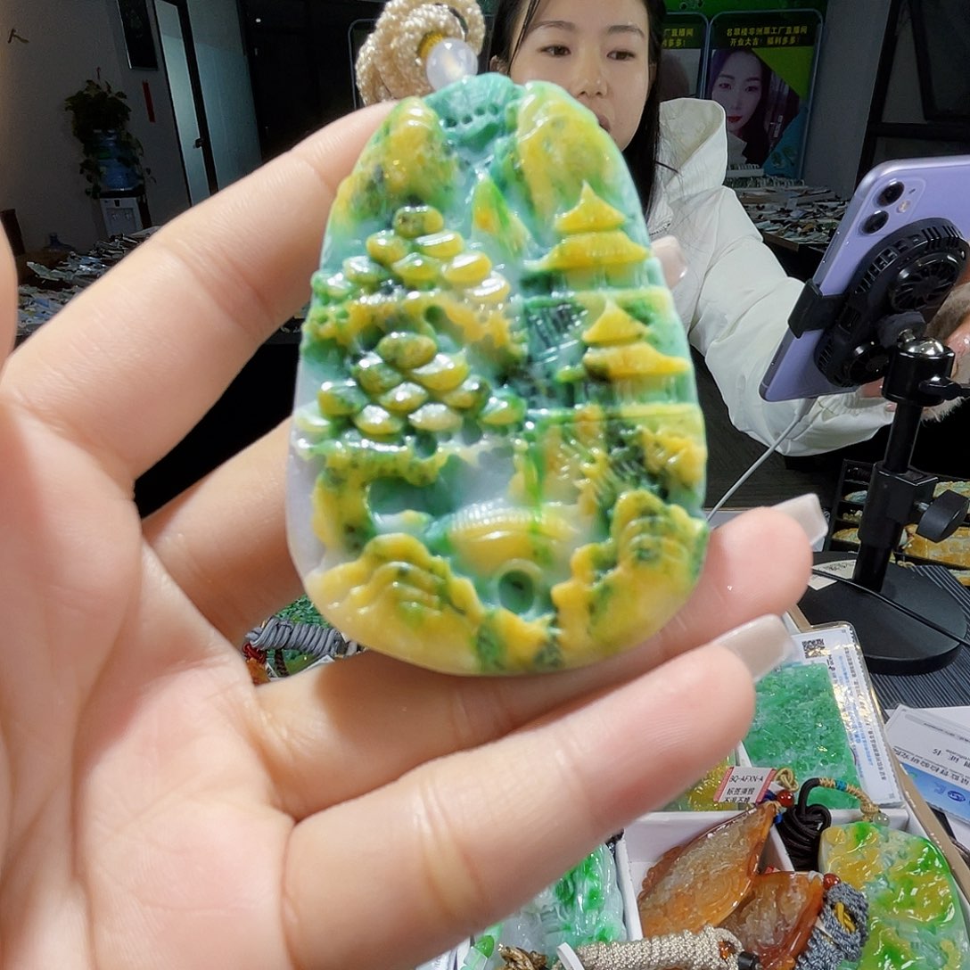 颈饰未镶嵌翡翠一