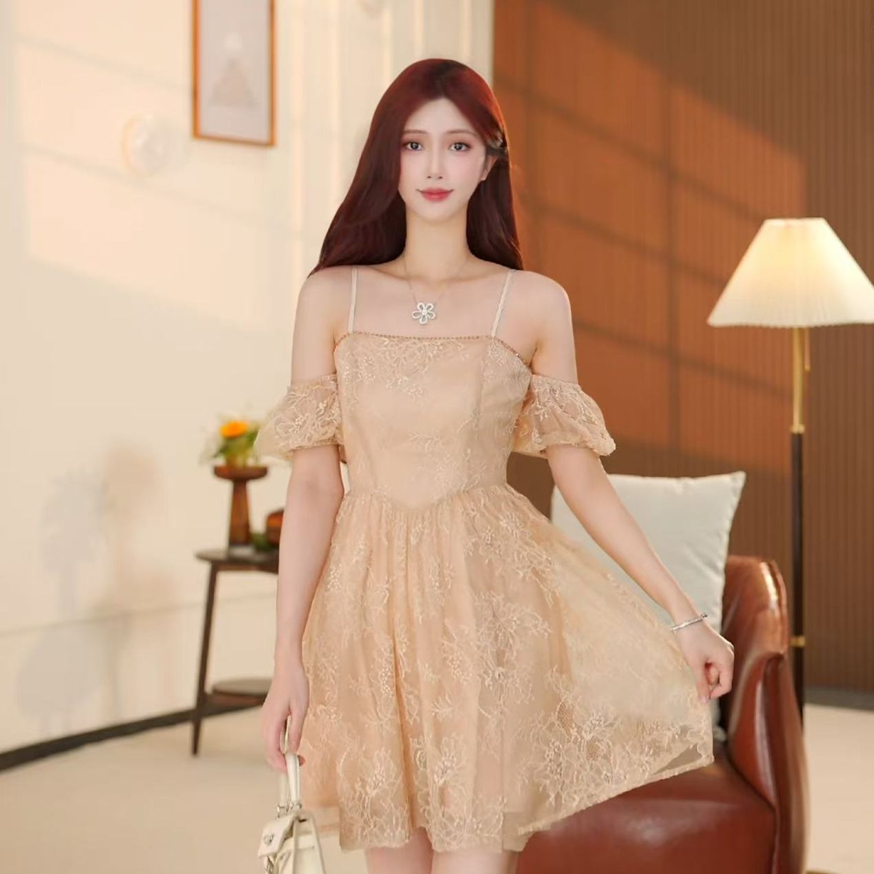 【梁千万】一字肩抹胸收腰显瘦可拆卸泡泡袖连衣裙-YL60111