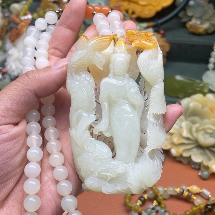 蛇纹石玉吊坠合金