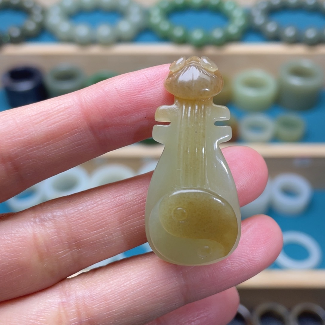 和田玉吊坠未镶嵌