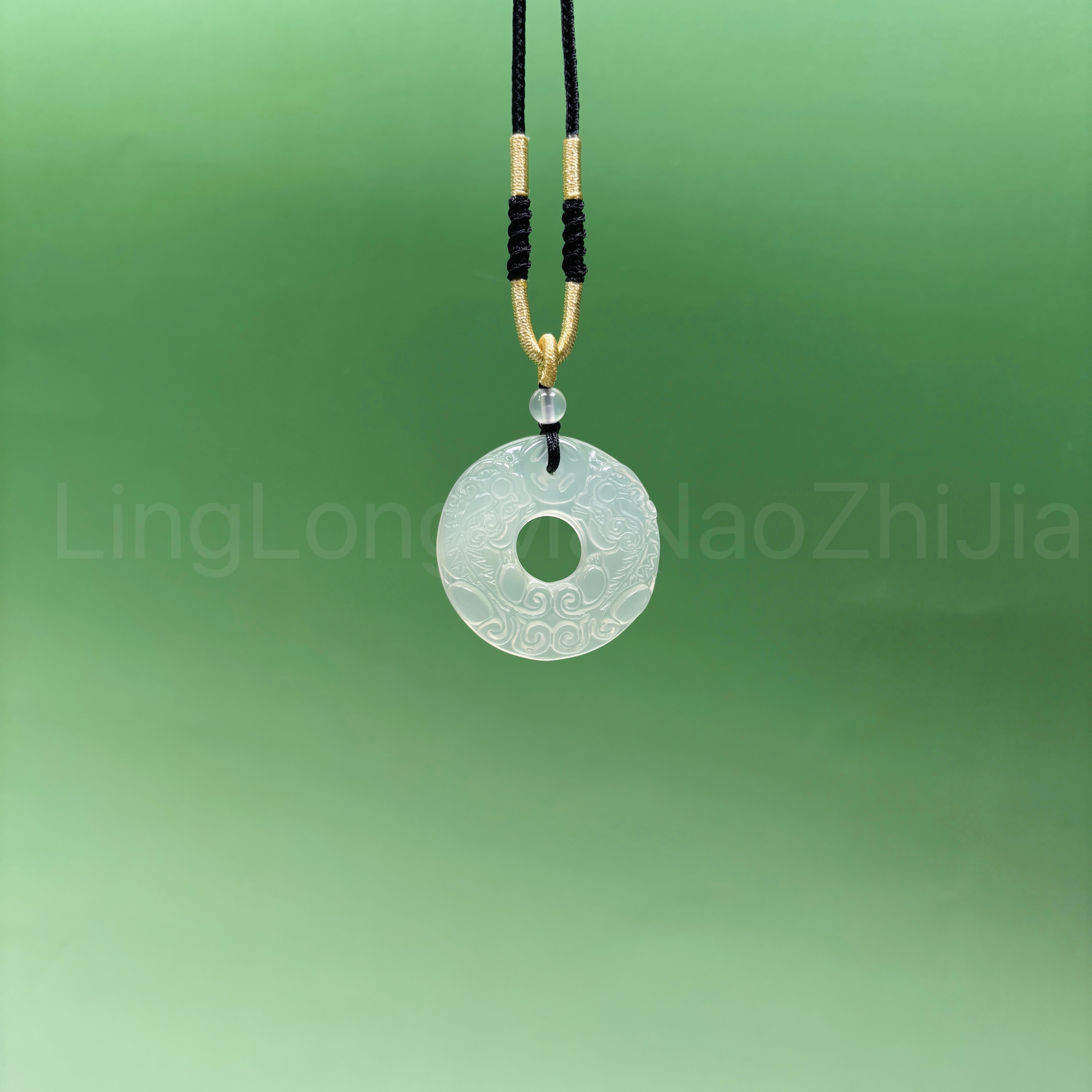 天然玛瑙玉髓貔貅扣单面工吊坠拍一发一多样性发货