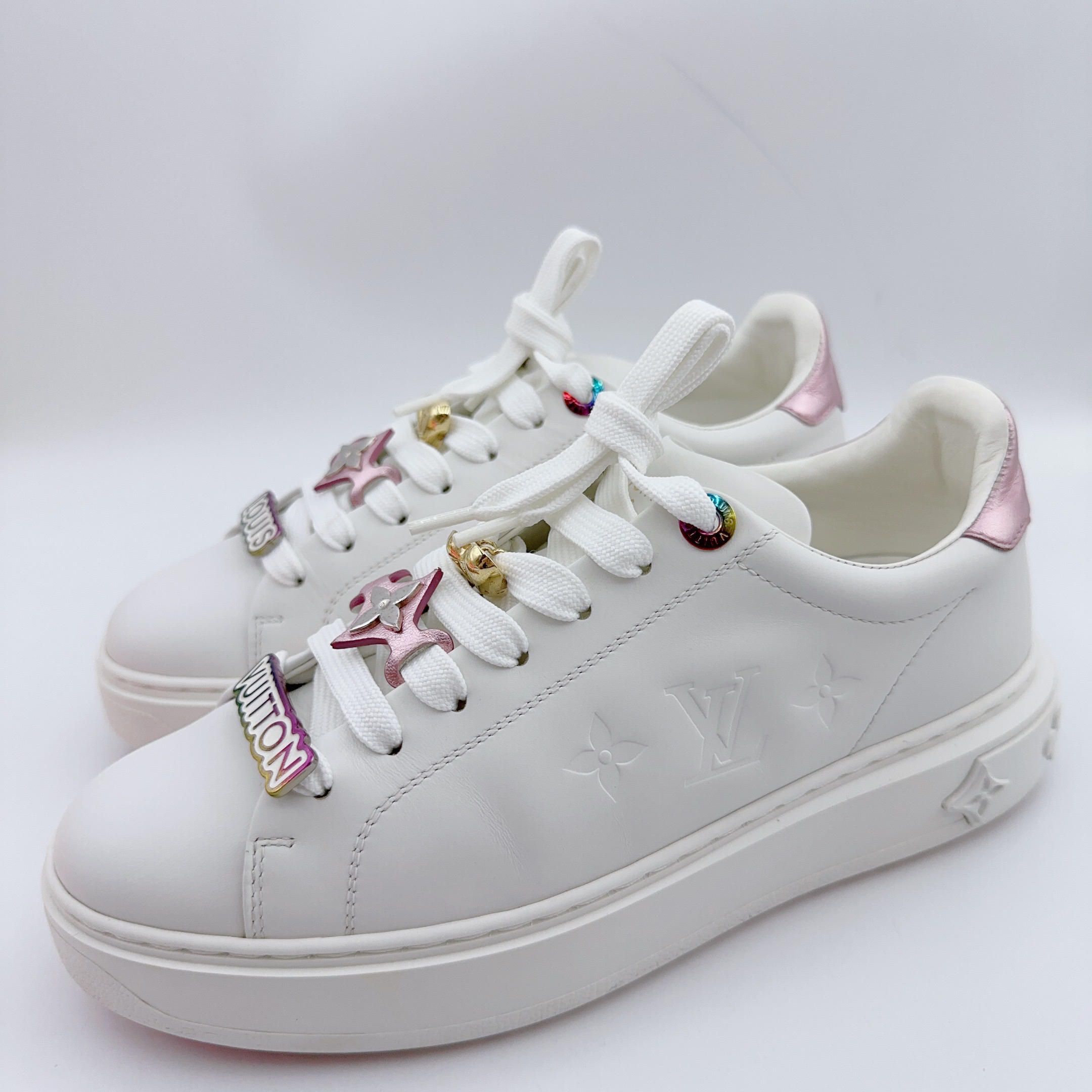 95新 LouisVuitton/路易威登 36.5码/挂坠timeout板鞋/01301