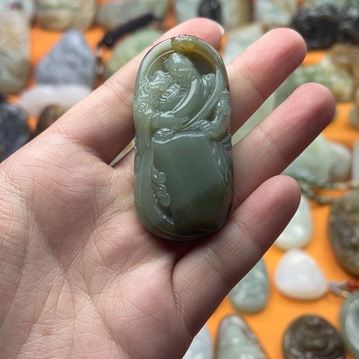 和田玉（糖玉）颈饰未镶嵌