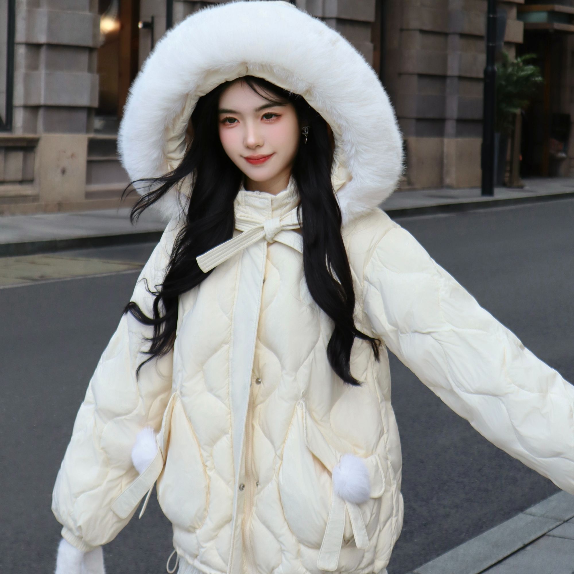 Blovelan苍山赴雪 90白鸭绒宽松保暖连帽面包奶油杏羽绒服2024