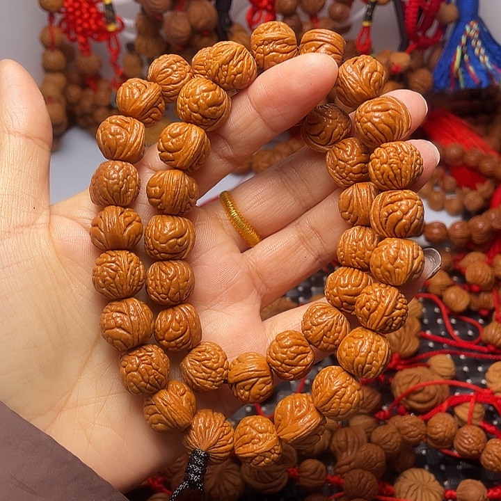 木质类龙纹桃枭挂件