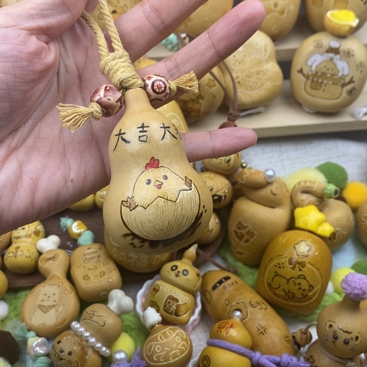 大吉大利 破壳鸡仔