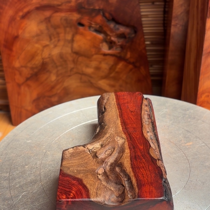 抖***官大叶紫檀（黑酸枝木类）