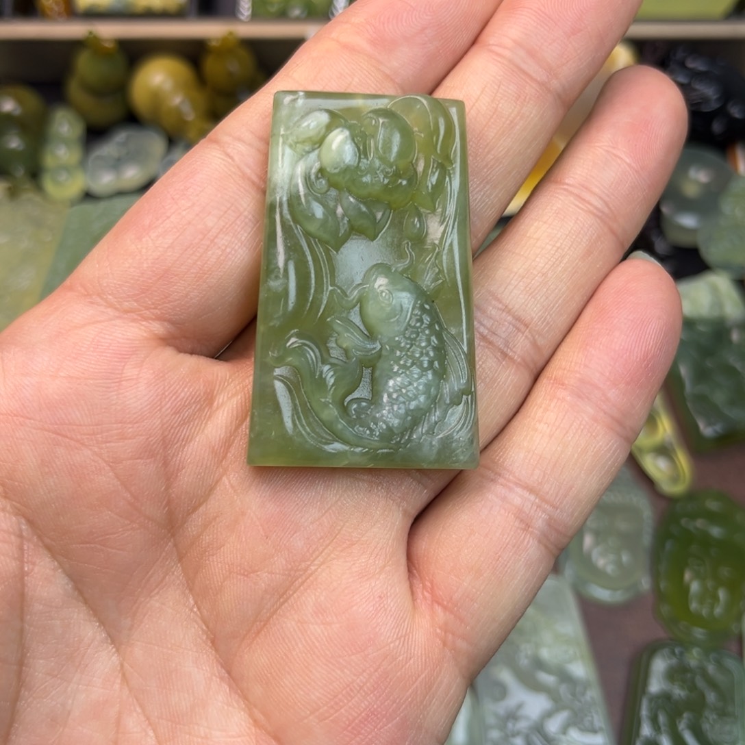 玖***鸢蛇纹石玉未镶嵌吊坠(赠链)