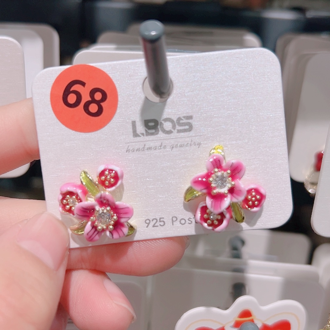 锆石纯铜合金耳环的颜色