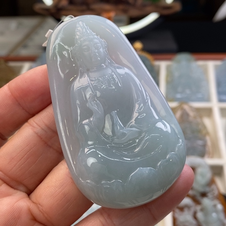 翡翠颈饰未镶嵌佟*翡翠