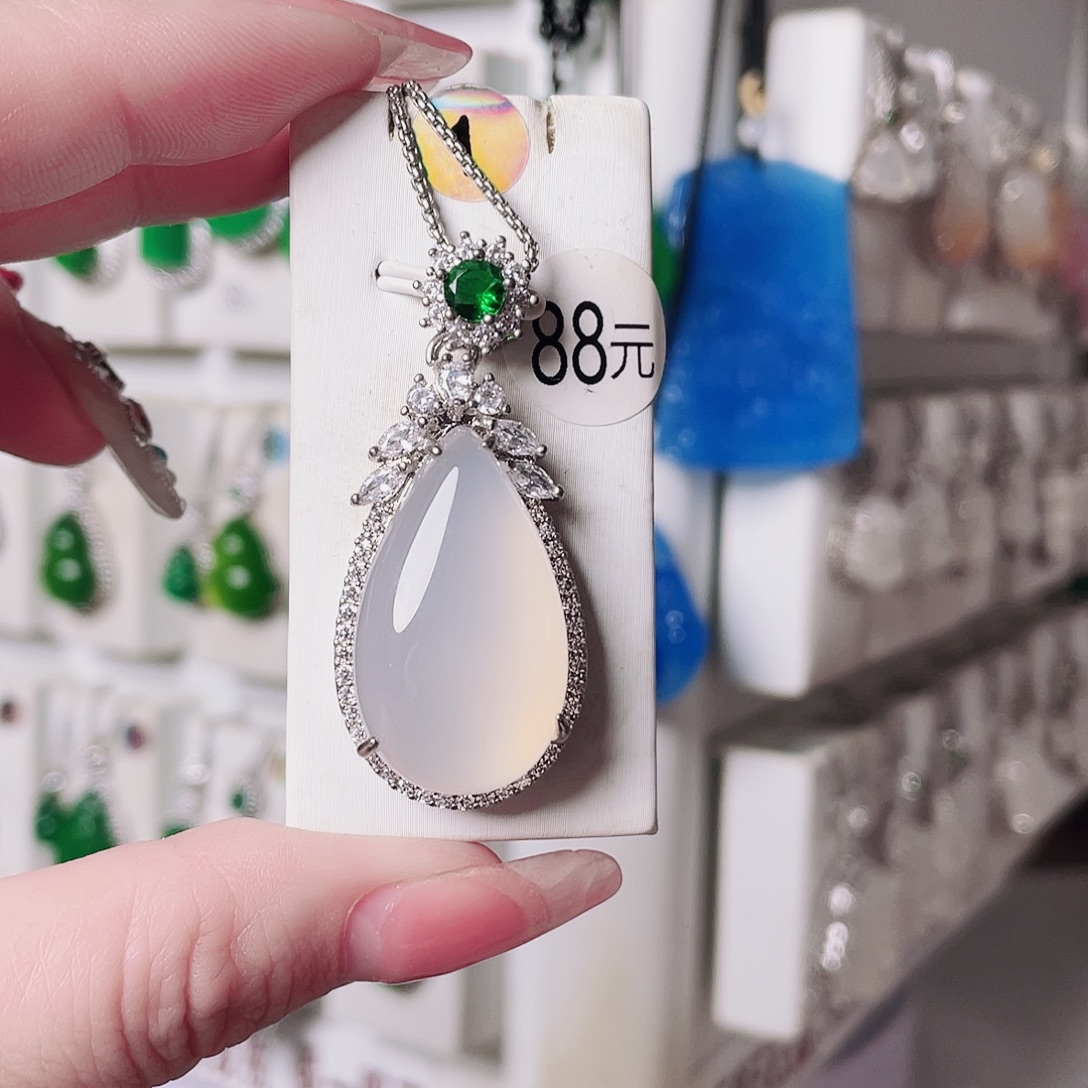 玛瑙/玉髓未镶嵌颈饰