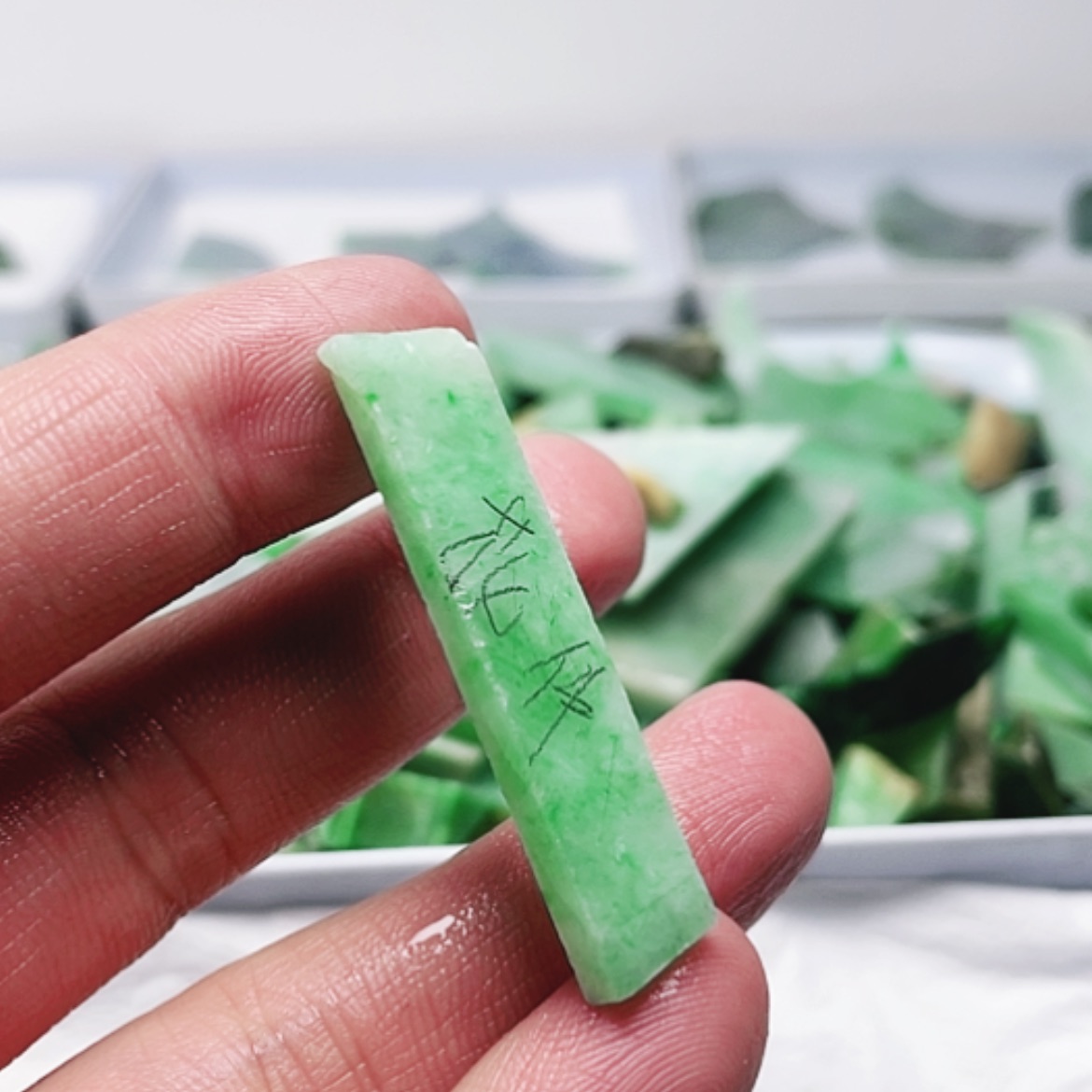 【闪购商品】翡翠颈饰未镶嵌A货