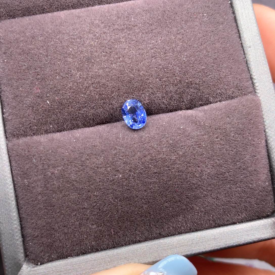 蓝宝石裸石未镶嵌0.71克拉