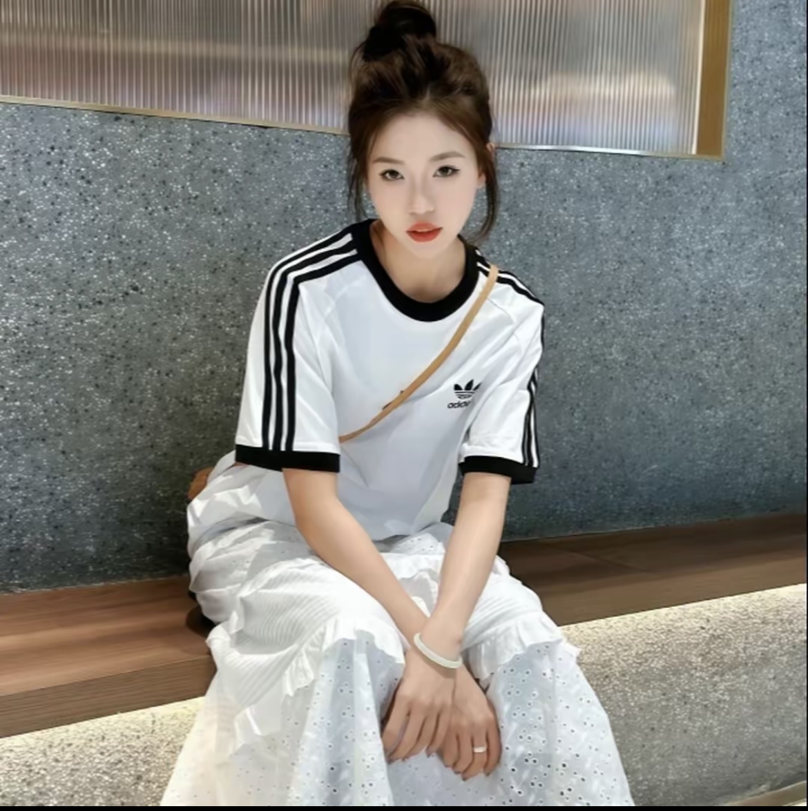 【商场撤柜】Jennie同款短袖T恤女生圆领刺绣运动百搭棉T打底衫
