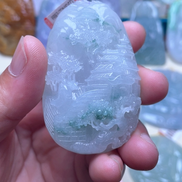 天***泽颈饰未镶嵌翡翠山水牌