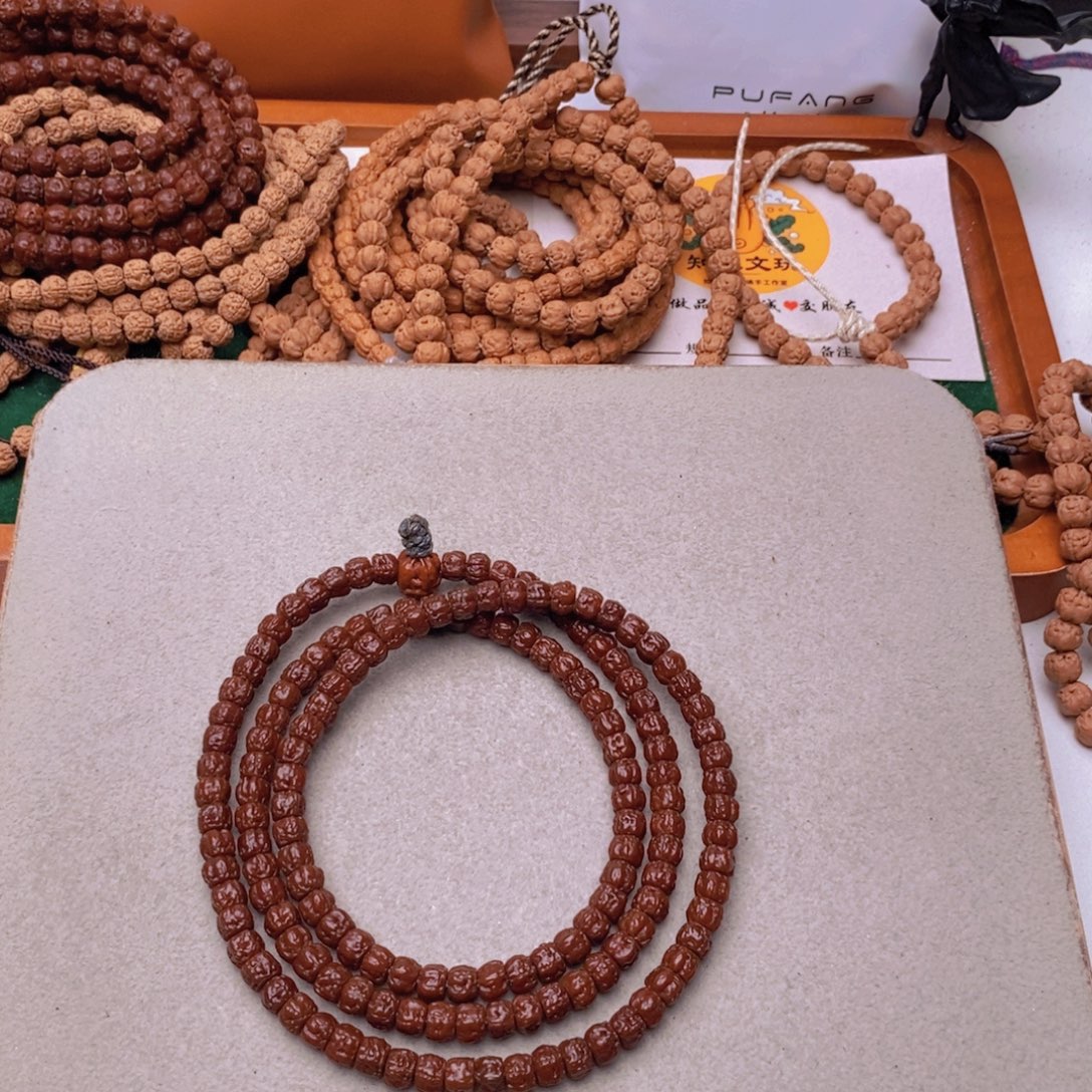 程***以金刚菩提吊坠龙切红串