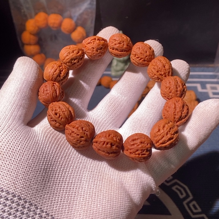 文玩核桃手串……25