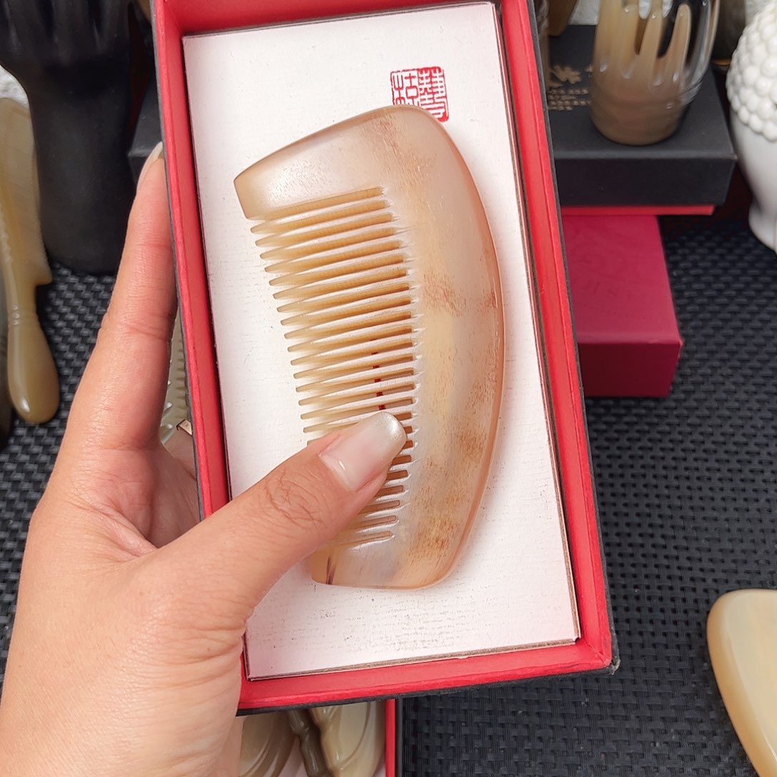手工制作纯牛角梳子