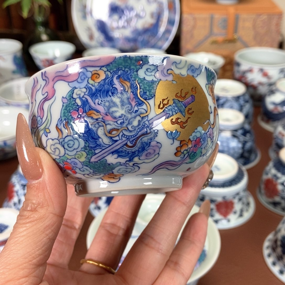 空山明月新斗彩龙生九子睚眦炉式杯