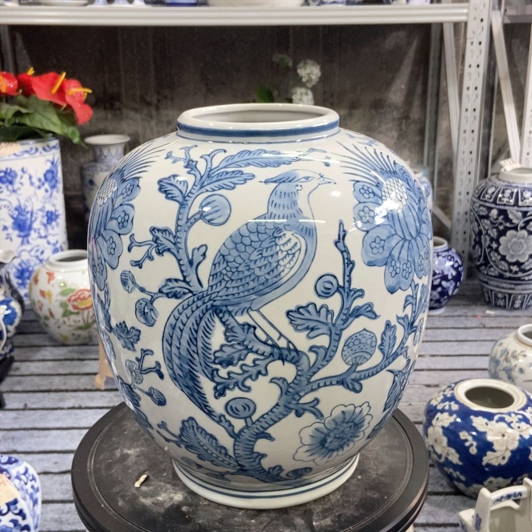 摆件花瓶手绘釉下彩