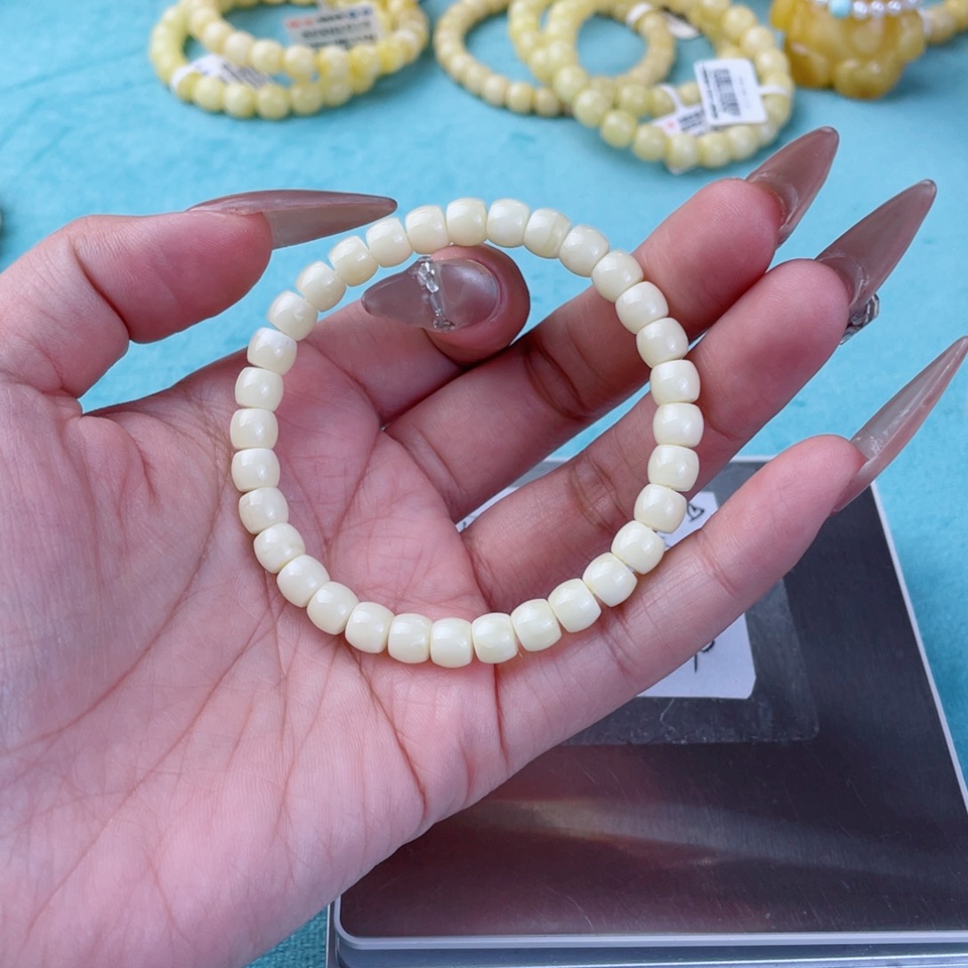 蜜蜡裸石未镶嵌蜜蜡38