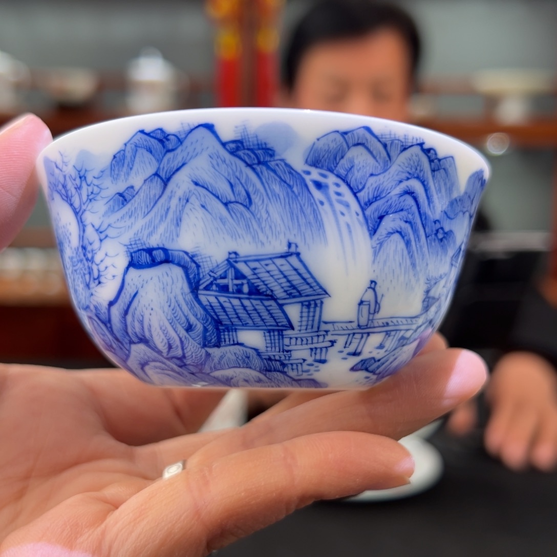 柴窑青花山水卧足杯