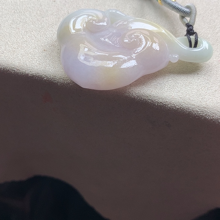 翡翠颈饰未镶嵌吊坠