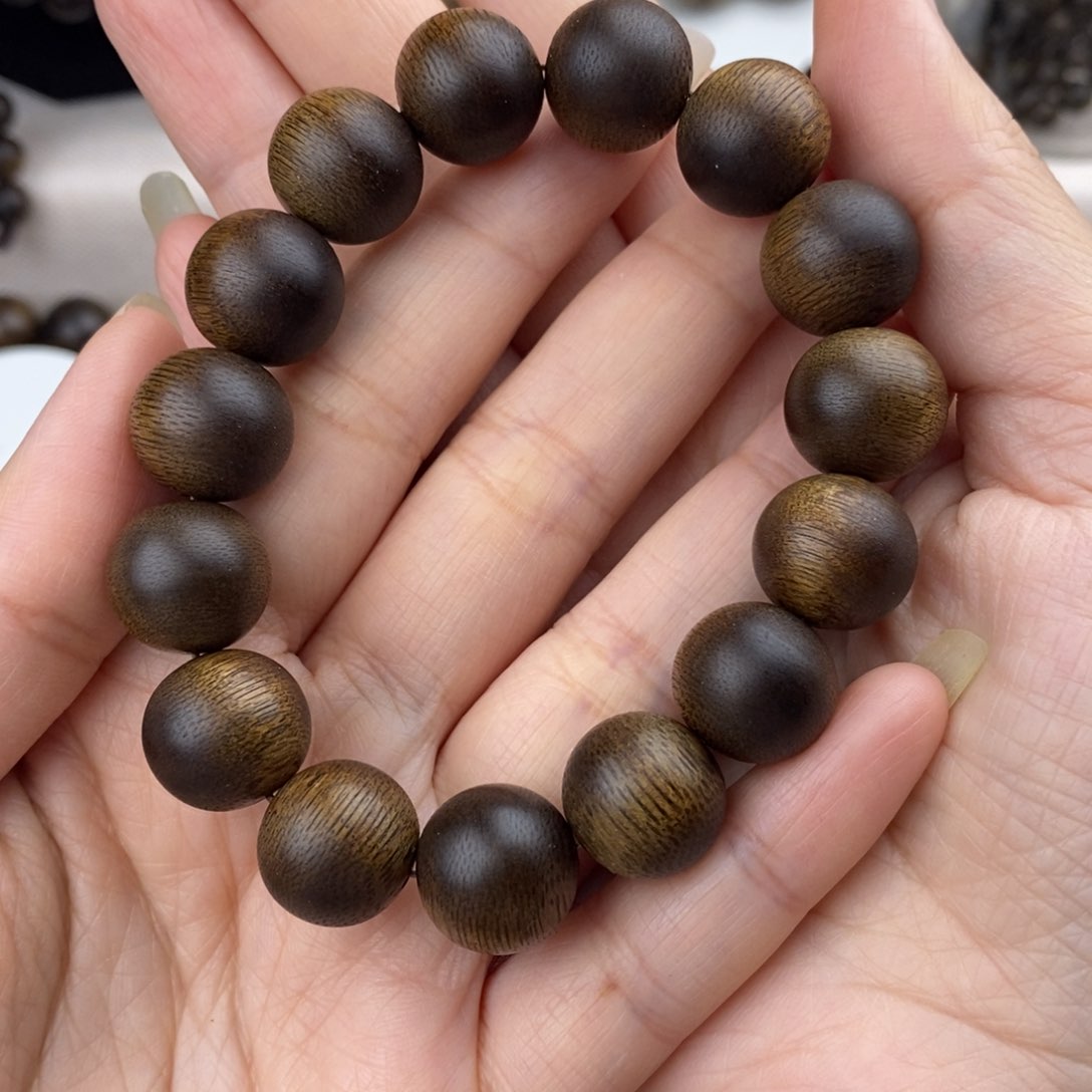 沉香手串强*哥越南芽庄白奇楠