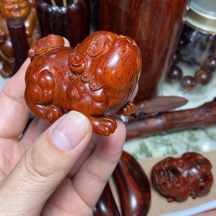 檀香紫檀（小叶紫檀）东艺手工Q板貔貅
