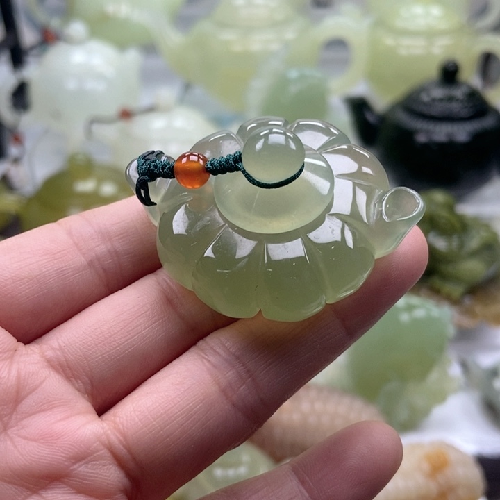 蛇纹石玉壶未镶嵌