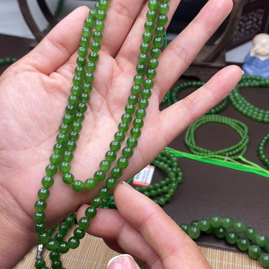 和田玉未镶嵌颈饰辣阳绿卡6