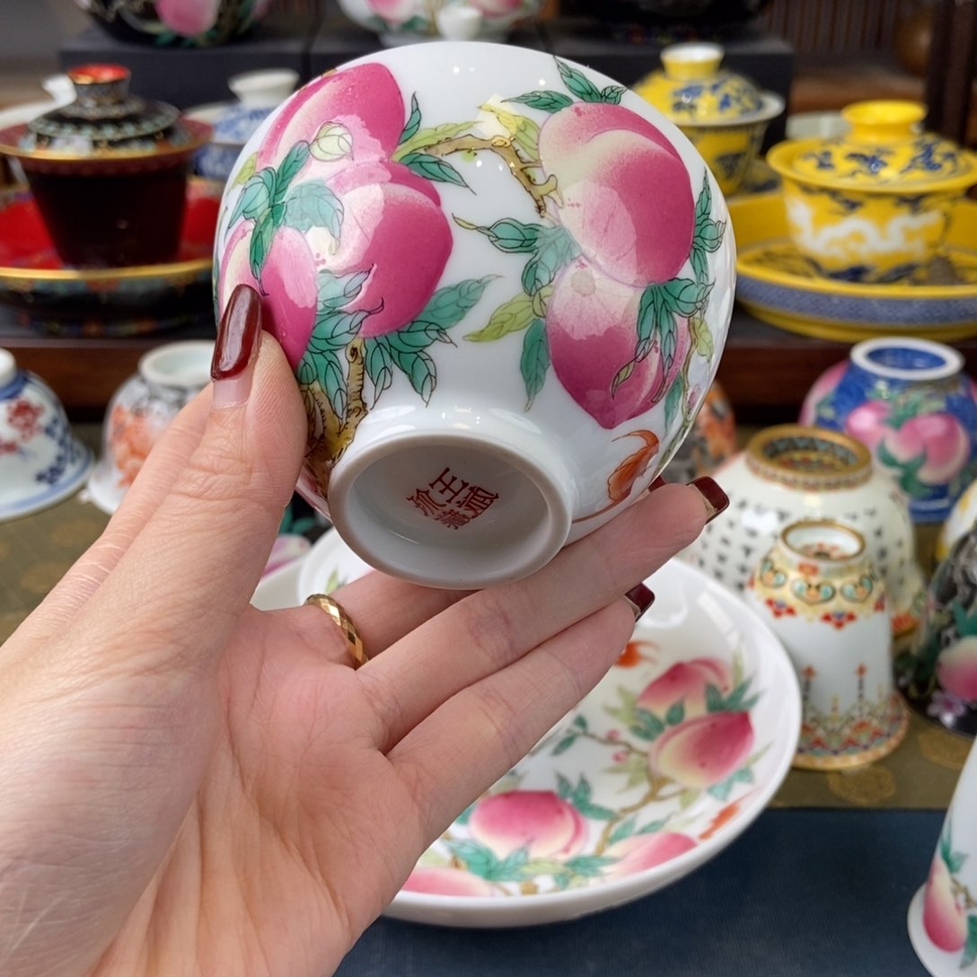 陶瓷艺术家的作品是一