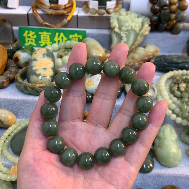 花***败岫岩河磨玉（透闪石质玉）未镶嵌把件