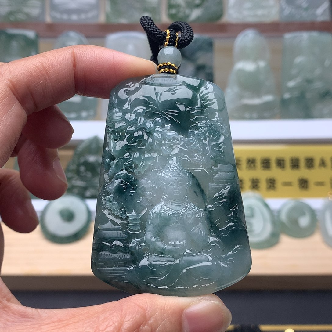 唯***ও翡翠未镶嵌颈饰观音