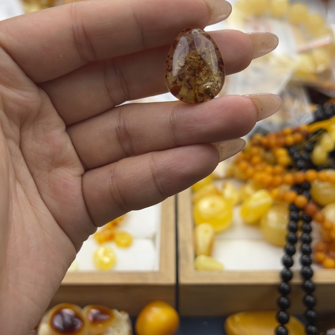 琥珀珠宝奇石未镶嵌